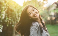 Agar Hidup Lebih Bahagia, Hal Ini Bisa Kamu Jadikan Resolusi Sambut Tahun yang Baru