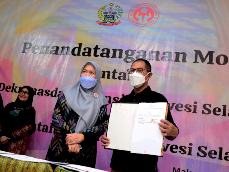 Dekranasda - 13 OPD Lingkup Pemprov Sulsel Tandatangani MoU Pengembangan Kewirausahaan Produk Kerajinan