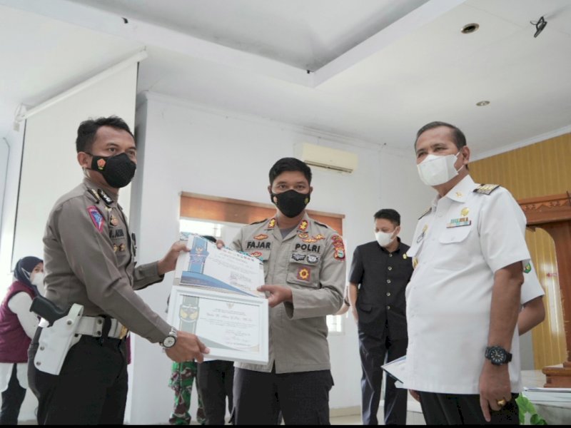 Capai Target Vaksinasi 80 Persen, 73 Desa Terima Penghargaan dari Bupati Luwu