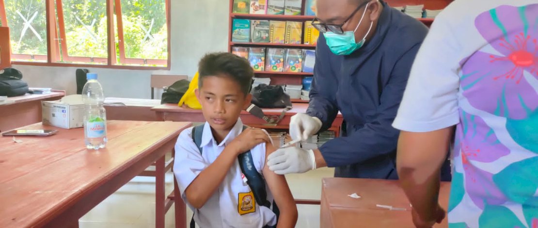 Pelajar Asal Rampi Tempuh Jarak Ratusan KM untuk Vaksin Covid-19, Suryadi: Saya Salut, Dia Liburan Natal