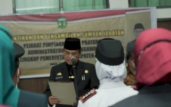 Penghujung Tahun 2021, Bupati Luwu Lantik 5 Pejabat Eselon II
