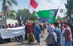 Tuntut Penanganan Kasus Korupsi, HMI 'Labrak' Kantor Polres Pinrang 