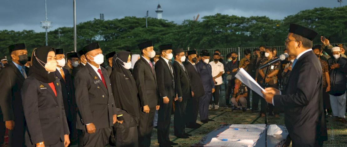 Tutup Tahun 2021, Wali kota Danny Lantik 467 Pejabat Pemkot 