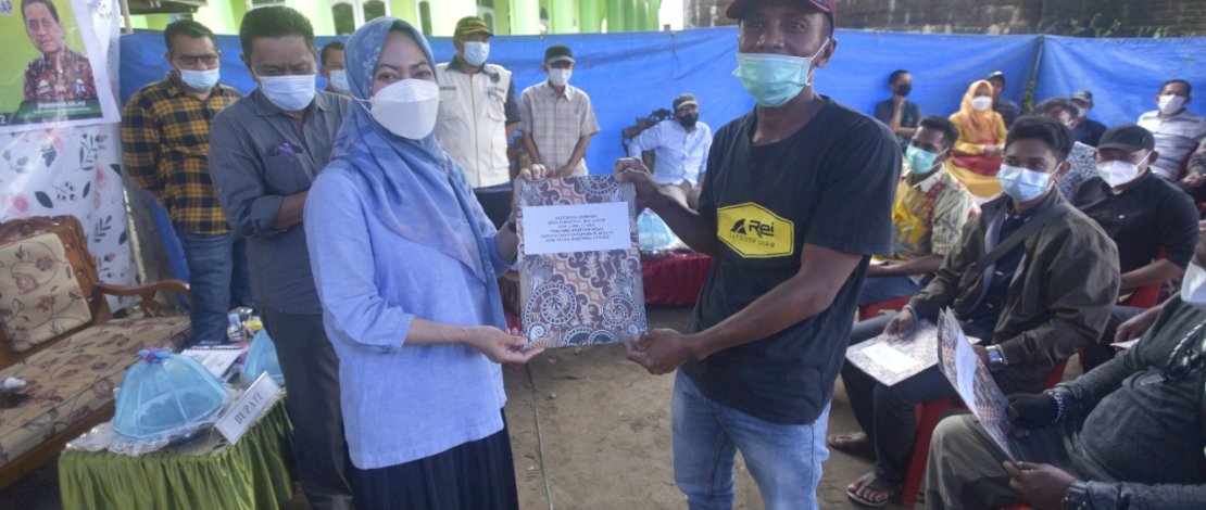 Nelayan di Lutra Dapat Bantuan Dana Hibah dari Pemerintah