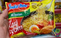 Viral Bungkus Indomie 50 Tahun di Twitter, Netizen: Gak Terasa Udah 50 Tahun Aja 