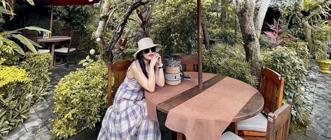 Nindy Ayunda saat liburan.