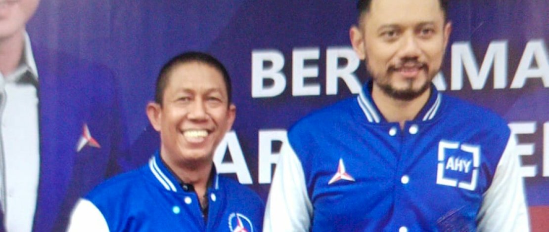 Politikus Partai Demokrat Sulsel, Japri Y Timbo bersama Ketua Umum Partai Demokrat Agus Harimurti Yudhoyono.