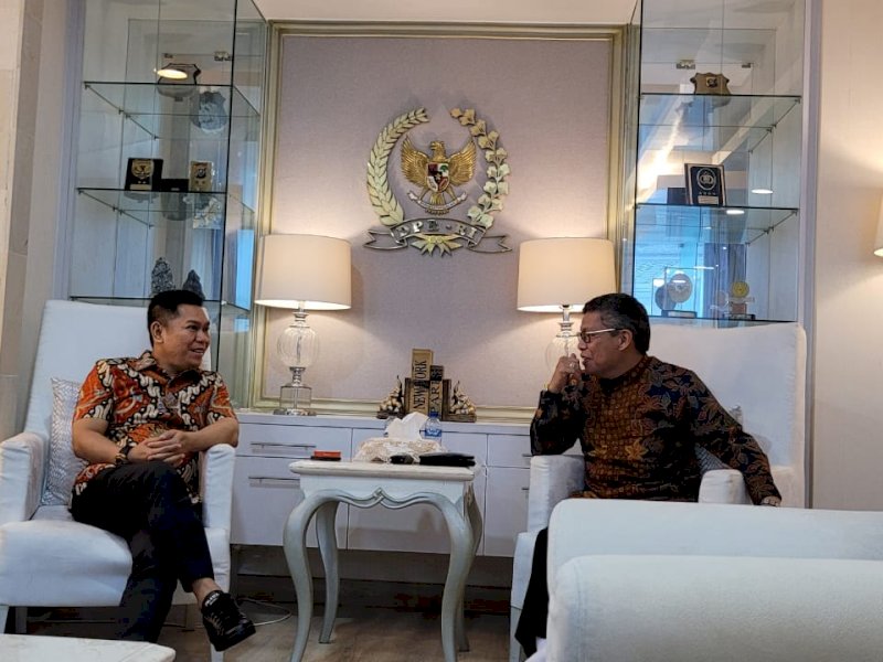 Taufan Pawe Temui Adies Kadir Bahas Kegiatan HUT MKGR di Makassar