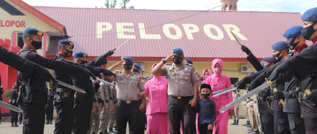 Brimob Bone Kembali Lepas 6 Personel Mutasi Tugas Umum Brimob Bone Kembali Lepas 6 Personel Mutasi Tugas Umum