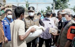 Bupati Luwu Kunjungi Warga Terdampak Puting Beliung di Bua