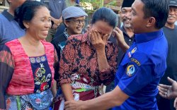 Syaharuddin Alrif Antar Langsung Hadiah Pemenang Rumah Gebyar E-KTA