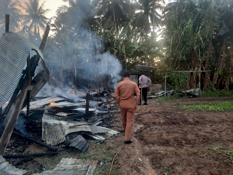 Si Jago Merah Hanguskan Rumah Panggung di Pinrang, Tidak Ada Korban Jiwa