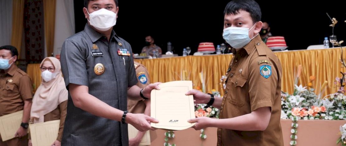 Bupati Gowa Serahkan 10 Unit Mobil Ambulance ke 10 Puskesmas