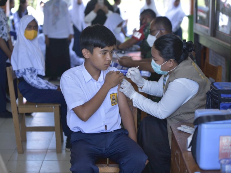 Wakil Bupati Luwu Utara Pantau Vaksinasi Pelajar