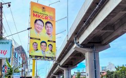 Jelang HUT Ormas MKGR, Bilboard Mulai Ramaikan Jalan Utama Makassar