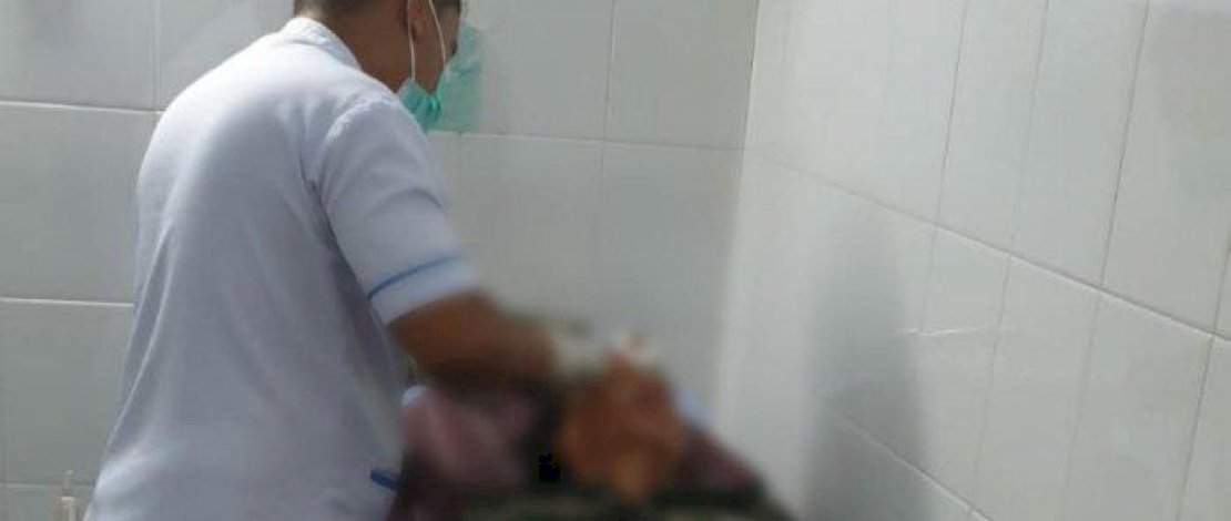 Seorang ibu rumah tangga (IRT) terpaksa dilarikan ke rumah sakit. Ia terkena lemparan batu saat dua kelompok pemuda tawuran di Jl Sungai Pareman 2, Kelurahan Sabbamparu, Kecamatan Wara Utara, Kota Palopo Seorang ibu rumah tangga (IRT) terpaksa dilarikan ke rumah sakit. Ia terkena lemparan batu saat dua kelompok pemuda tawuran di Jl Sungai Pareman 2, Kelurahan Sabbamparu, Kecamatan Wara Utara, Kota Palopo
