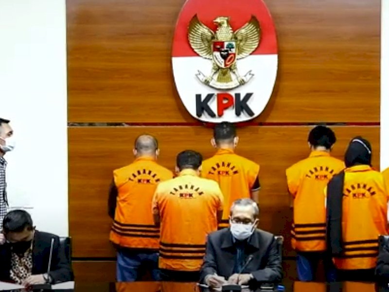 Video: Gunakan Rompi Orange, KPK Tetapkan Bupati Penajam Paser Utara Tersangka
