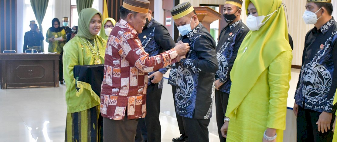 Wakil Bupati Luwu Utara (Lutra), Suaib Mansur, menghadiri Pengukuhan Dewan Pengurus Daerah Kerukunan Keluarga Masyarakat Bone (KKMB) Lutra Periode 2022-2027, di Aula Lagaligo Kantor Bupati, Sabtu, 15 Januari 2022.