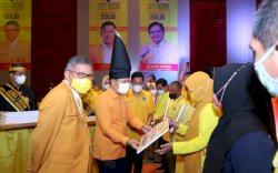 Sebut Kepengurusan Ormas MKGR Sulsel Berisikan Bintang, Adies Kadir Bangga Kepemimpinan Taufan Pawe