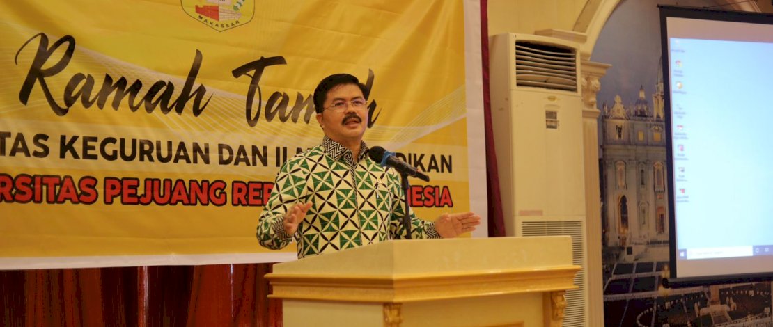 RAMAH TAMAH. Anggota DPR RI asal PPP,&nbsp;Muhammad Aras&nbsp;dalam Ramah Tamah pelepasan&nbsp;44 mahasiswa&nbsp;FKIP&nbsp;Universitas Pejuang Republik Indonesia (UPRI) lulusan 2021 di Hotel Grand Town Makassar, Sabtu (15/01/2022).