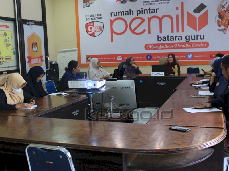 Tingkatkan Kemampuan Jurnalistik Jajaran KPU Luwu Timur