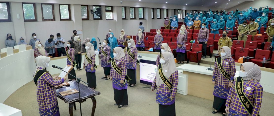 Lantik dan Kukuhkan Bunda Paud Kecamatan, Ini Pesan Indira Jusuf Ismail