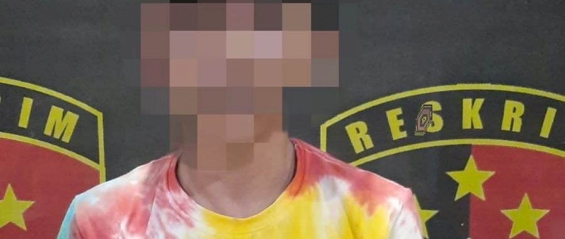 Pria berinisial IS alias BM 22 tahun, ditangkap lantaran kedapatan membawa senjata tajam, jenis busur.