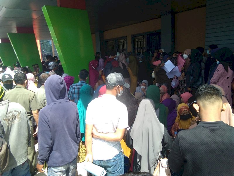 Drama Bank Mandiri dan Dinsos Terkait Penerima BNPT di Pinrang