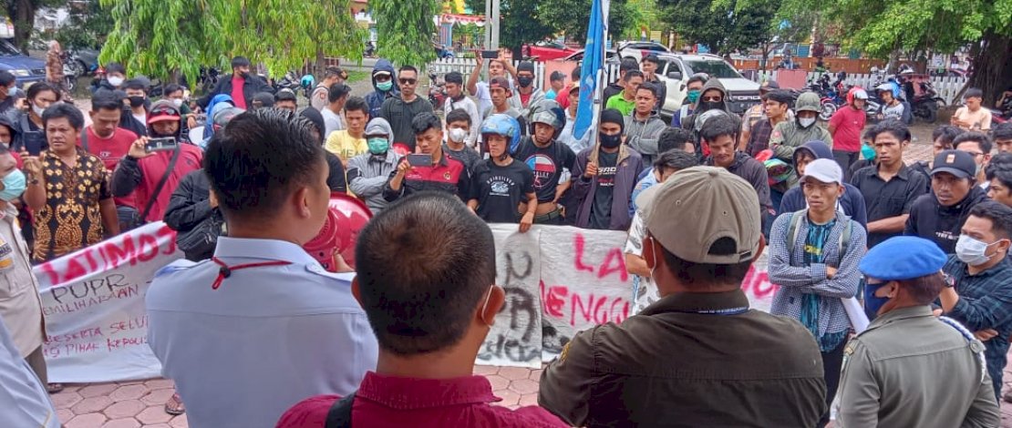 Aliansi Masyarakat Lantimojong demo, Rabu (19/1/2022),. Aliansi Masyarakat Lantimojong demo, Rabu (19/1/2022),.