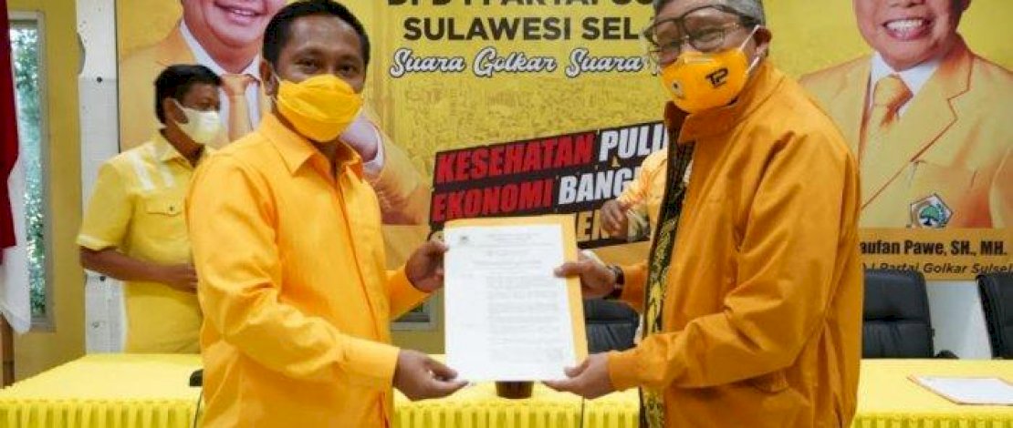 BAPPILU. Ketua DPD I Partai Golkar Sulsel Taufan Pawe menunjuk Herman Heizer sebagai Ketua Badan Pemenangan Pemilu (Bappilu) Golkar Sulsel.
BAPPILU. Ketua DPD I Partai Golkar Sulsel Taufan Pawe menunjuk Herman Heizer sebagai Ketua Badan Pemenangan Pemilu (Bappilu) Golkar Sulsel.
