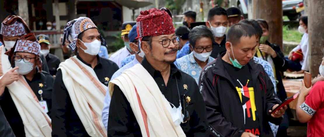 Menteri Pertanian Syahrul Yasin Limpo melakukan kunjungan kerja di Kabupaten Toraja Utara, Rabu 19 Januari 2022. Menteri Pertanian Syahrul Yasin Limpo melakukan kunjungan kerja di Kabupaten Toraja Utara, Rabu 19 Januari 2022.