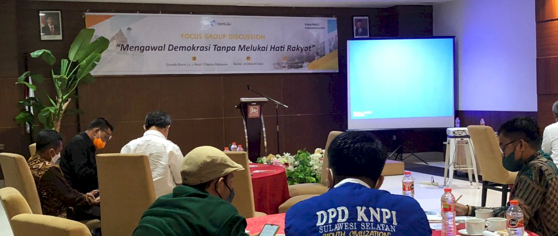 Lembaga kajian politik Serum Institute menggelar Focus Group Discussion dengan tema "Mengawal Demokrasi Tanpa Melukai Hati Rakyat" di Hotel Grand D'Maleo, Jalan Pelita Raya, Kamis (20/1/2022).