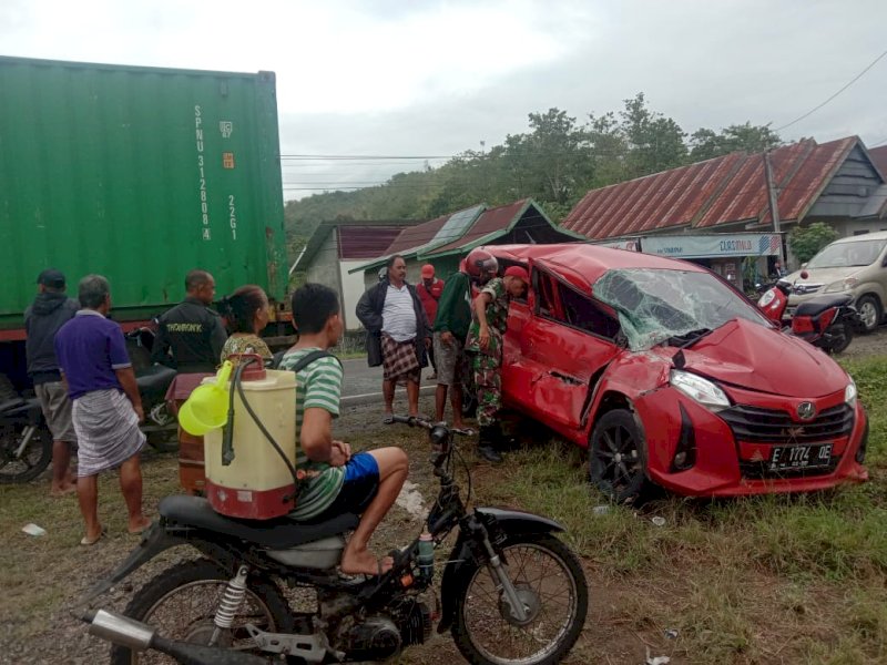 Tabrak Truk Kontainer, Satu Warga Polman Tewas di Pinrang