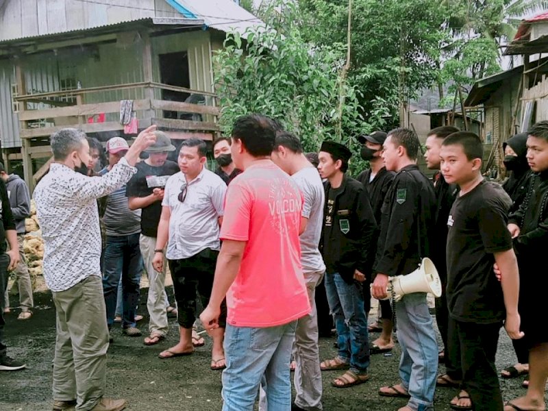Jalan Rusak di Jalur Poros Pekkae-Soppeng, Golkar Barru Respon Cepat Keluhan Masyarakat