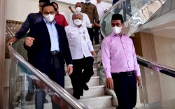 Makin Akrab Dengan Amran Sulaiman, Anies Baswedan Angkat Jempol