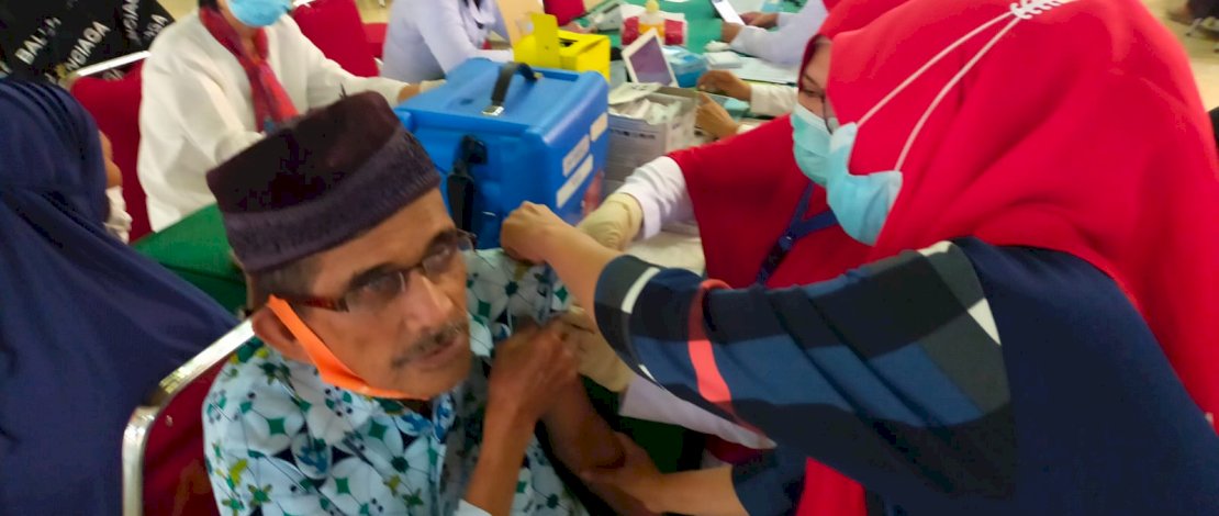 Wujudkan Vaksinasi 100%, Pemkot Makassar Vaksin Ratusan Ribu Lansia 