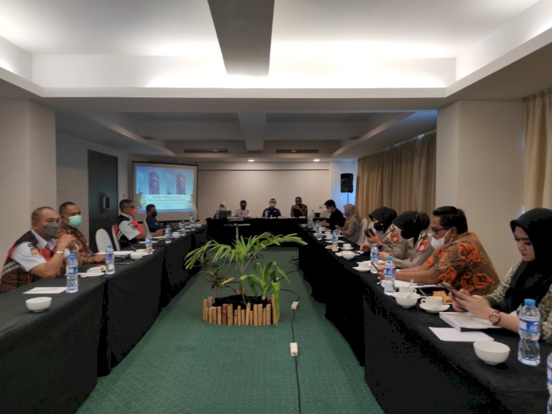 ASTON Makassar Kantongi 2 Sertifikat Berharga dari Pemkot Makassar 