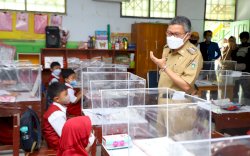 Pantau Sekolah Tatap Muka, Taufan Pawe Apresiasi Pelajar Paham Pentingnya Vaksinasi