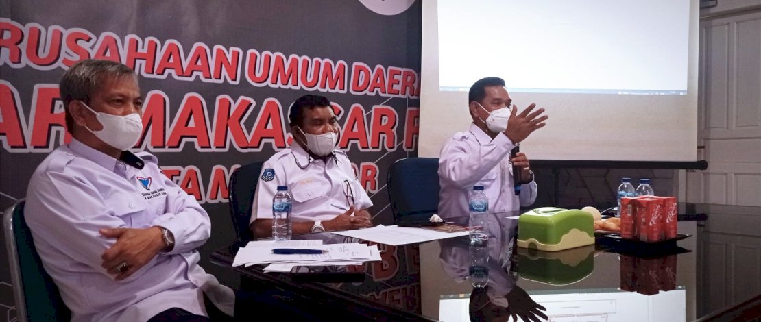Perusahaan Daerah (PD) Parkir Makassar Raya melakukan koordinasi dengan PD Pasar Makassar untuk menyepakati kerjasama pengelolaan perparkiran di Kawasan Pasar, yang dilaksanakan di Ruang Rapat PD Pasar di Jalan Kerung-kerung, Rabu, 26 Januari 2022.