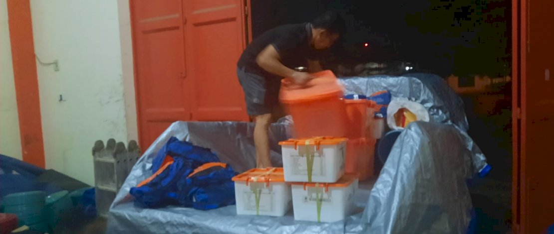 Proses pengiriman bantuan untuk korban kebakaran di Bantaeng.