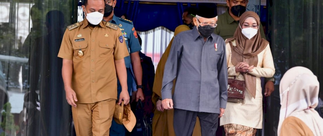 Wakil Presiden (Wapres) RI, KH Ma’ruf Amin, didampingi isteri Wury Ma’ruf Amin, tiba di Provinsi Sulsel, Senin, 31 Januari 2022. Wakil Presiden (Wapres) RI, KH Ma’ruf Amin, didampingi isteri Wury Ma’ruf Amin, tiba di Provinsi Sulsel, Senin, 31 Januari 2022.