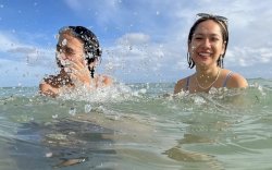 Unggah Foto Berenang Sambil Pelukan Bareng Noah, BCL Dicibir Netizen: Anak Udah Gede Tapi Kelakuan