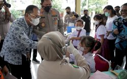 Wali Kota Makassar Bersama Kapolda Sulsel Launching Road Show Vaksinasi Anak Usia 6-11 Tahun 