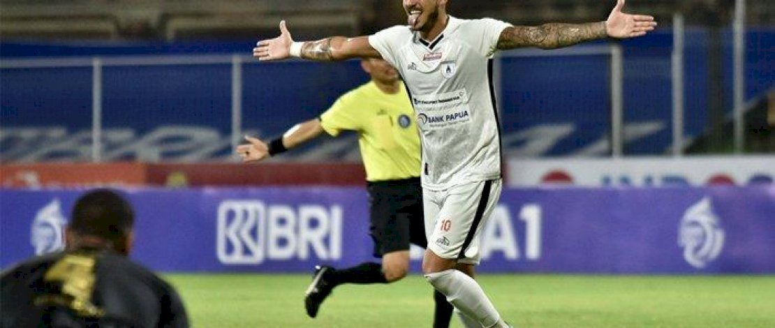 BRI Liga 1 2021-2022: Mutiara Hitam Sikat Persebaya 2-0 BRI Liga 1 2021-2022: Mutiara Hitam Sikat Persebaya 2-0