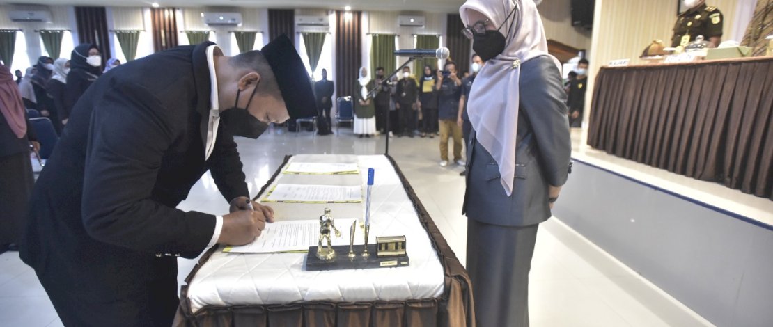 Direktur Utama PDAM Tirta Bukae, Haeruddin Kasim, resmi dilantik oleh Bupati Luwu Utara, Indah Putri Indriani, Jumat, 4 Februari 2022 lalu.