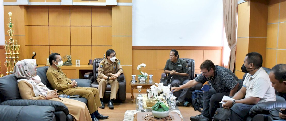 Perwakilan FFI, Fardi Ali, saat bertemu Wakil Bupati Luwu Utara, Suaib Mansur, Senin, 7 Februari 2022.