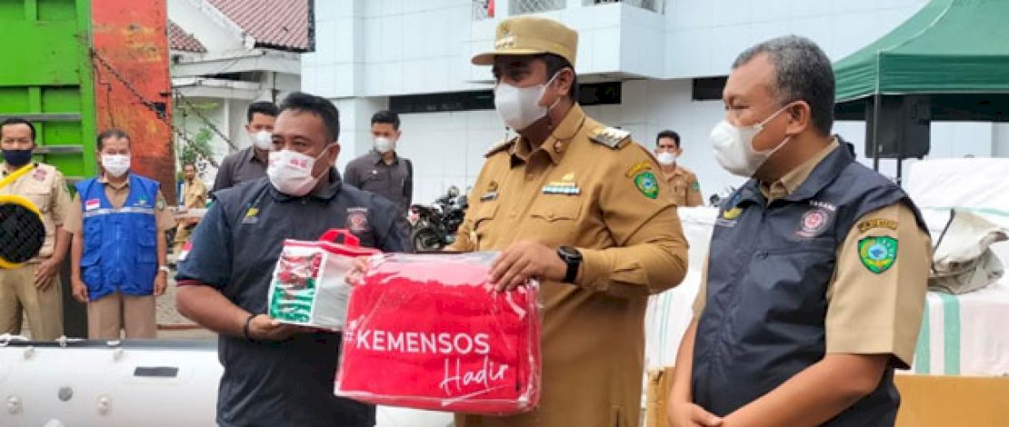 Diterima Bupati Maros, Kemensos RI Salurkan Bantuan Logistik Kebencanaan 