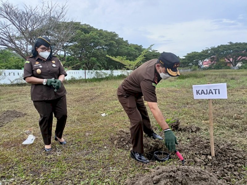 Kunker ke Luwu, Kajati Sulsel Tinjau Kantor Kejari Hibah Pemkab