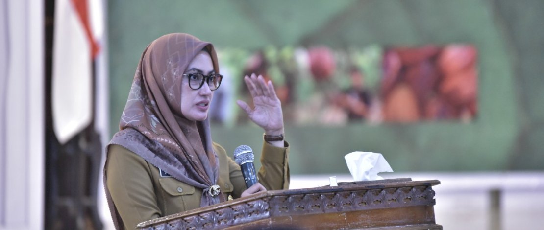 Bupati Lutra saat menghadiri FGD IPB University.