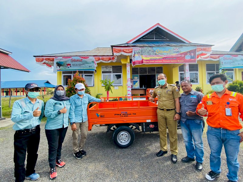 Serahkan Motor Sampah ke Camat Bahodopi, Vale Indonesia: Semoga Pemerintah Segera Menentukan TPA Sampah 